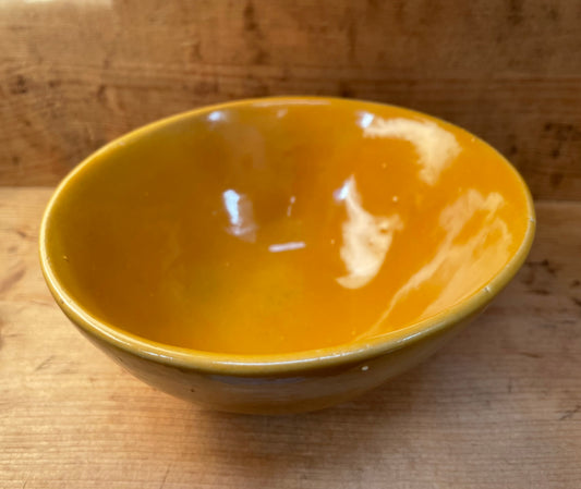 Indisk gul unika skål