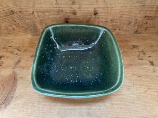 Blank grøn kvadratisk unika skål