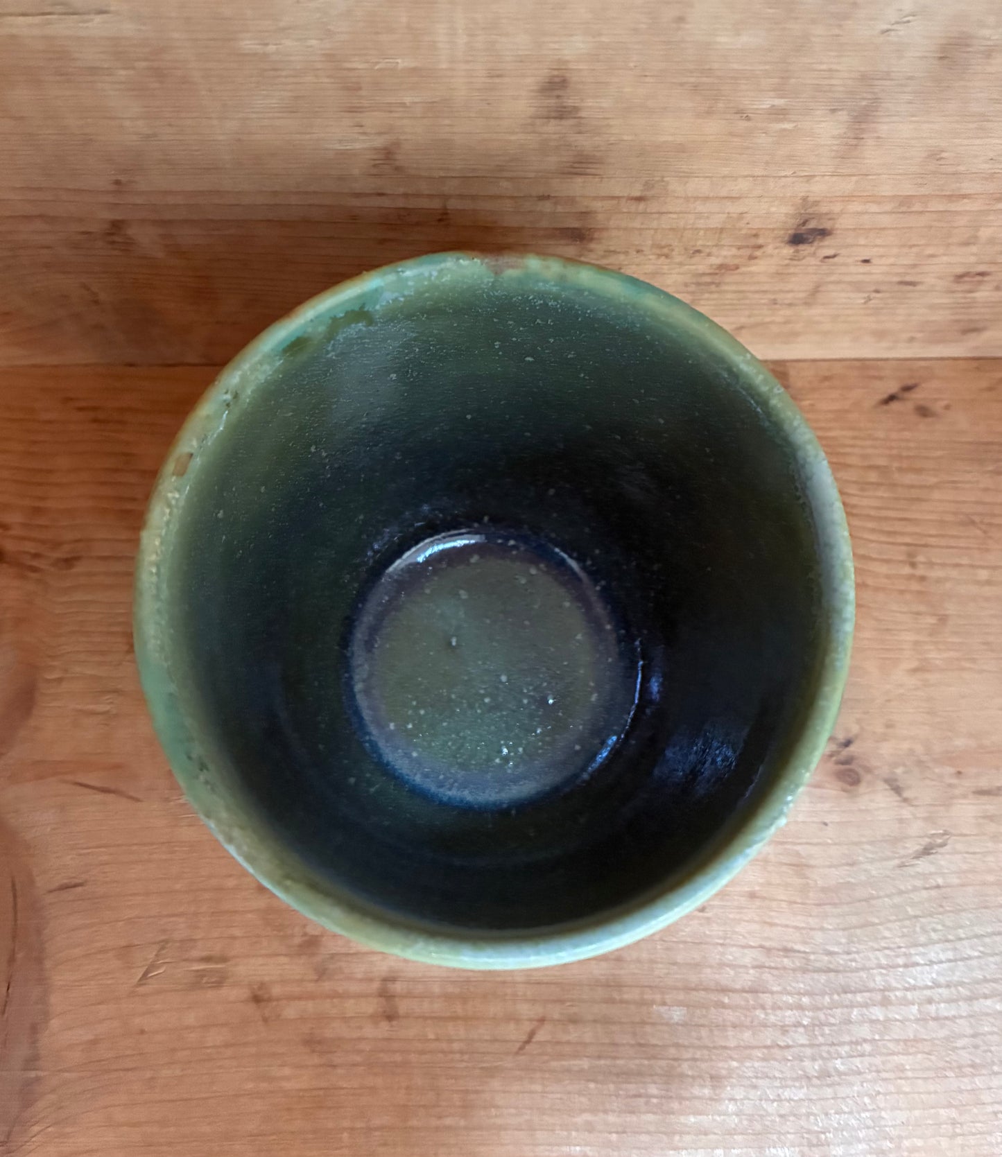 Unikt håndmalet lille landskabskrus