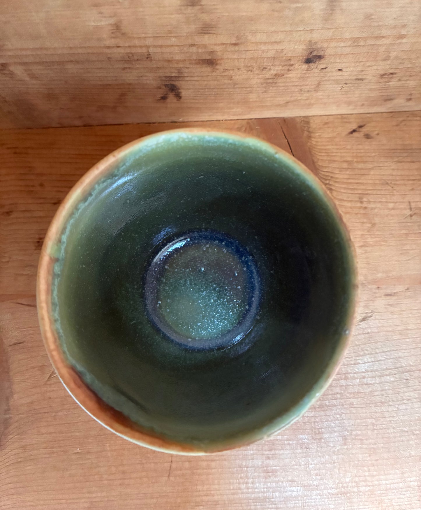 Unikt håndmalet lille landskabskrus