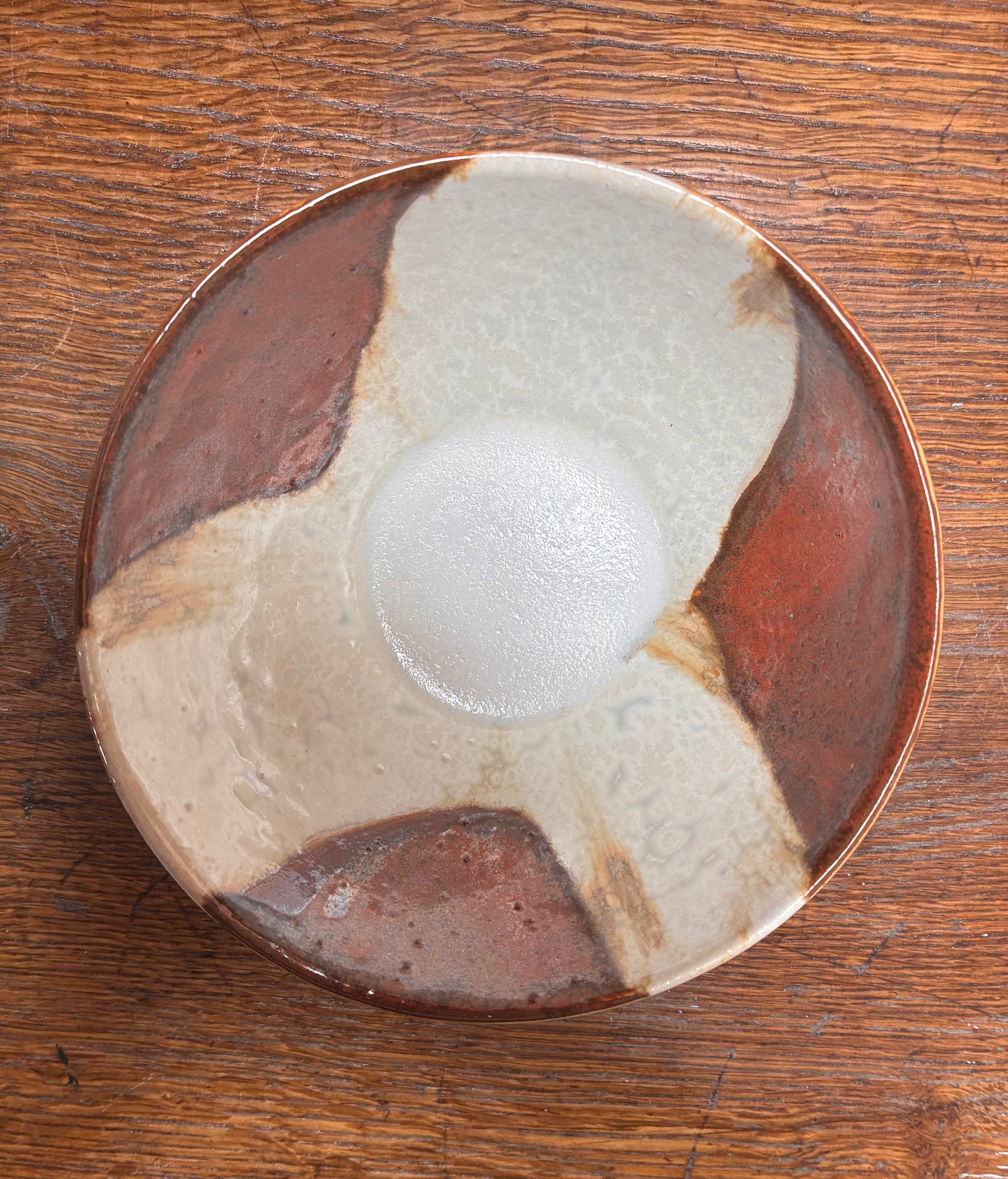 Unik håndmalet brun og hvid spiseskål