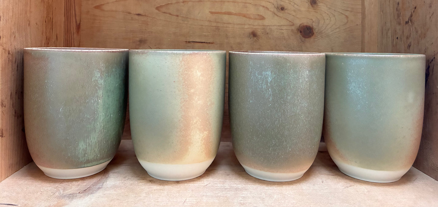 Unikt håndmalet kobbergrønt krus