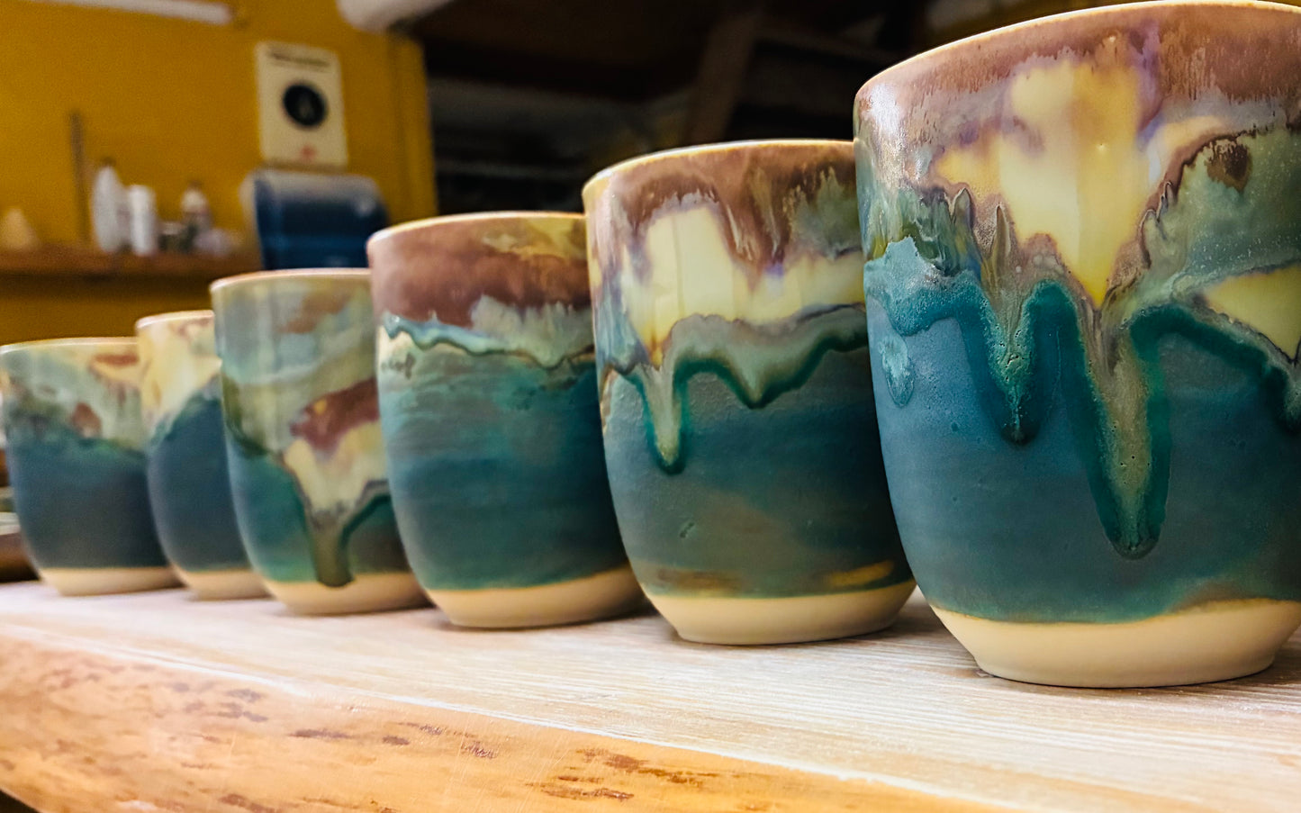 Håndmalet stort krus -Sommer landskab