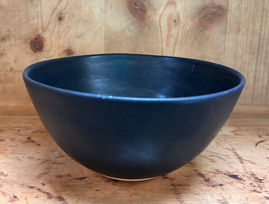 Håndmalet mat sort spiseskål