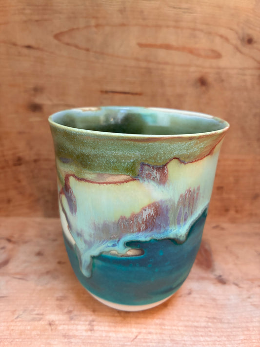 Unikt stort håndmalet landskabskrus