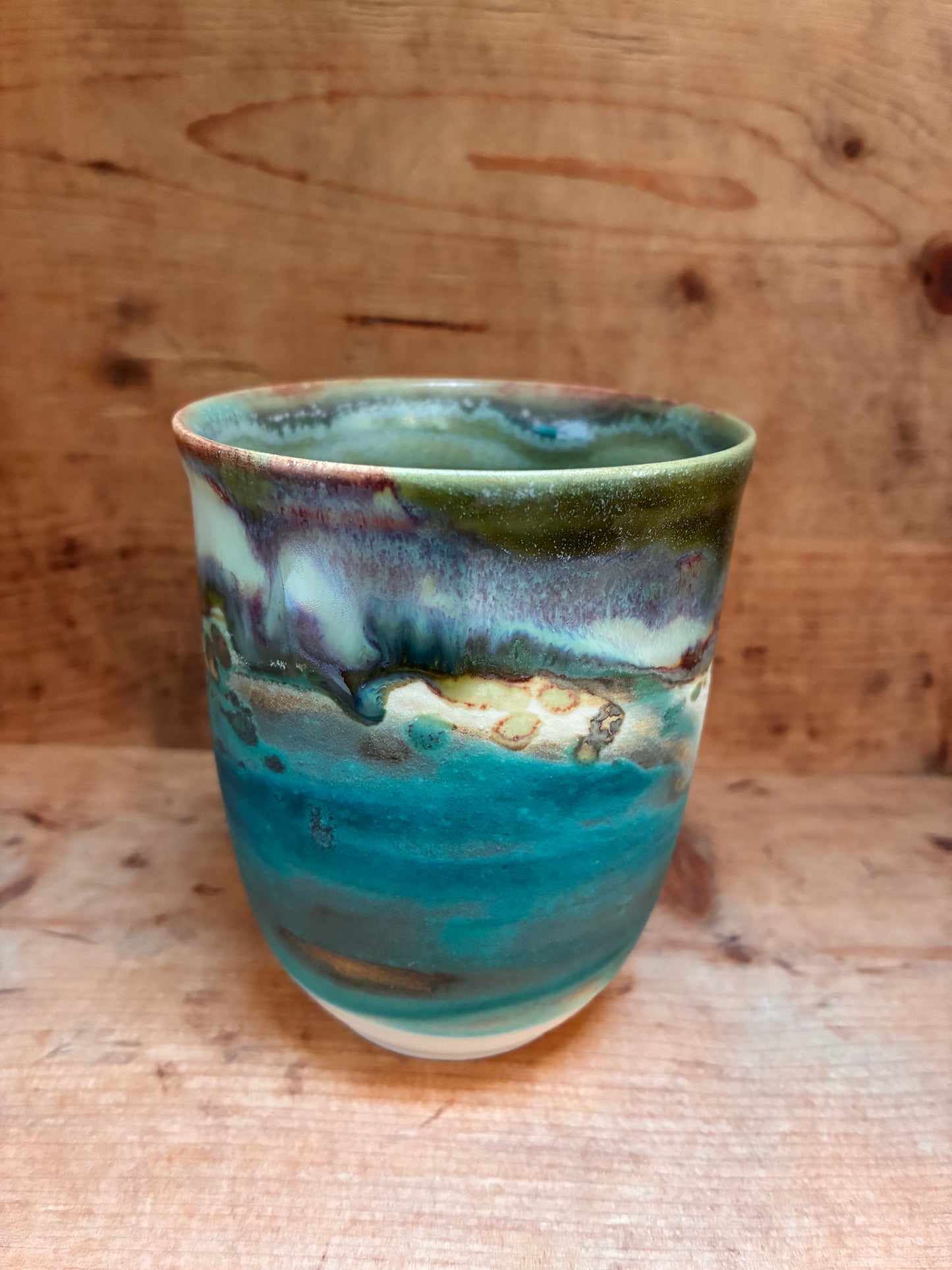 Unikt håndmalet stort landskabskrus